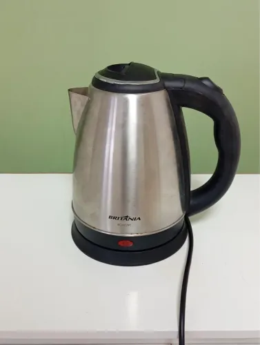 Chaleira Elétrica Britânia 1,8L - 220v