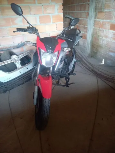 Moto tá filé