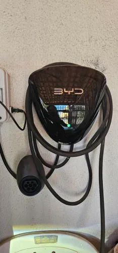 Wallbox byd original semi novo