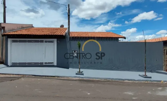 Casa para aluguel e venda com 97,16 m² e 3 quartos em Parque Santa Edwiges, Bauru - SP