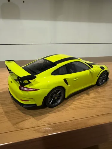 Porche gt3 1/18 verde 2018 marca minichamps