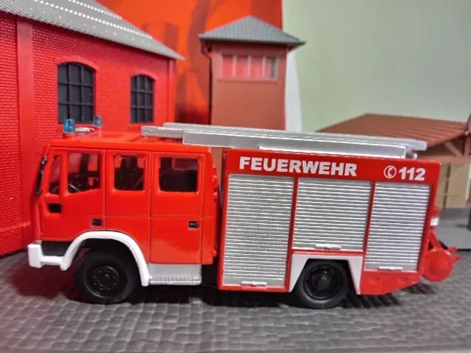 MINIATURA IVECO MOGIRUS LF 16-12 ITÁLIA - ESCALA 1/72 -  FABRICANTE DELPRADO