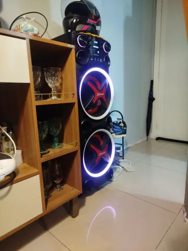 Vendo torre de som mundial 2200 RMS de potência 