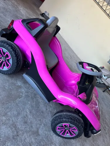 Carrinho elétrico infantil