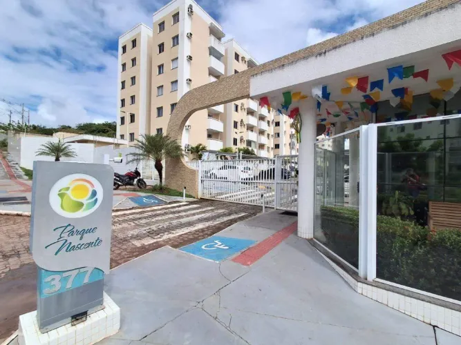 ALUGA-SE APARTAMENTO MOBILIADO