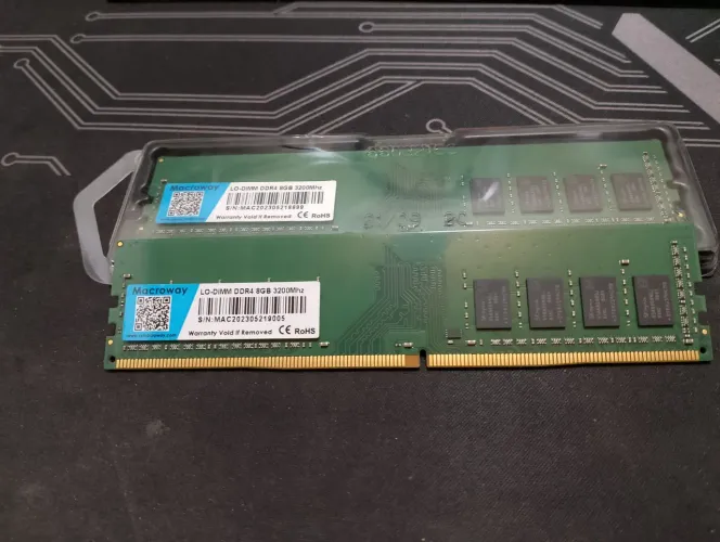 Kit Memória RAM 16GB (2x8GB) DDR4 3200MHz
