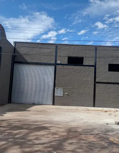 ALUGA-SE GALPÃO COMERCIAL/INDUSTRIAL -
