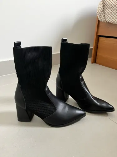 Bota preta estilo meia nº37