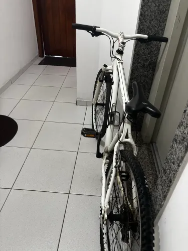 Bicicleta Alumínio Shimano aro 26 850,00