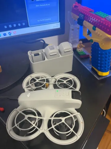 Drone DJI Neo + Hub Carregador Múltiplo + 2 Baterias Extras (Completo!)