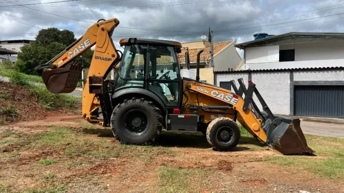 RETROESCAVADEIRA CASE 580N ANO 2021