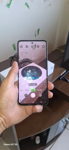 Celular moto g52 usado trincado na tela mas nao interfere em nada no funcionamento do a