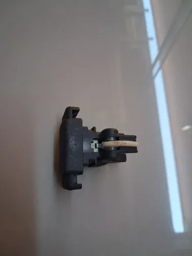 BOTÃO PORTA LUVAS GM MONZA E CHEVETE ORIGINAL SEM USO