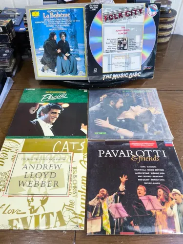  Laser Discos Óperas, Musicais e Concertos (Zeffirelli, Pavarotti, Lloyd Webber) 6 unids