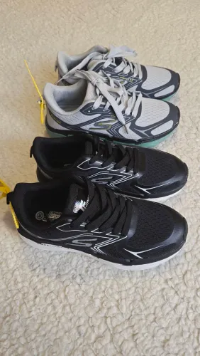 Sapatos novos para meninos, tamanho 36
