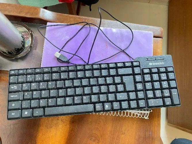 Teclado para PC usado
