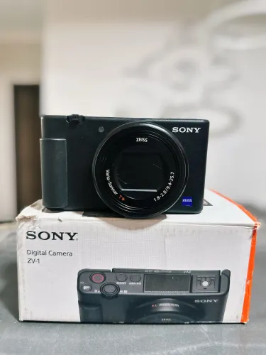 Sony ZV-1 Completa + Flash Godox iM30 + Cartão 64GB + Caixa