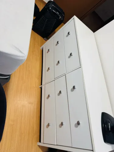 Vendo cômoda linda MDF branca semi nova