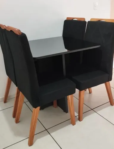 Mesa de jantar MDF 4 cadeiras tampo de vidro