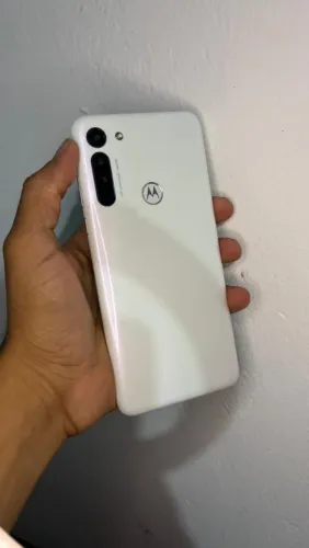 Moto g8
