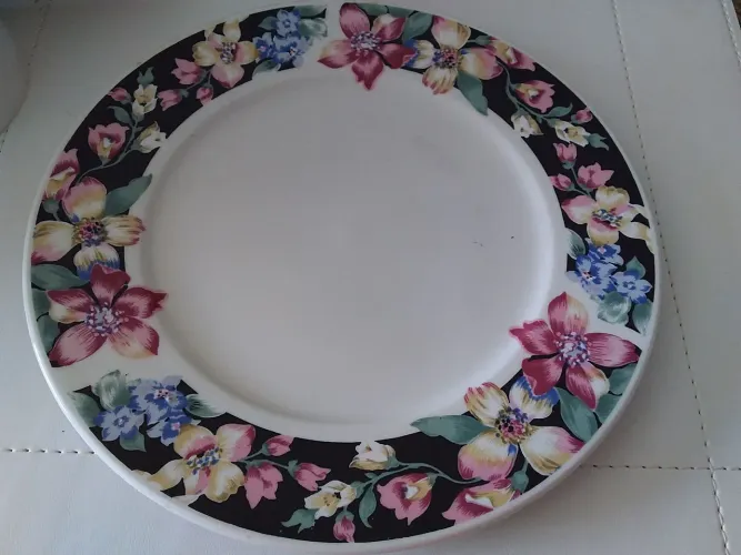 4 pratos rasos de cerâmica Gibson 