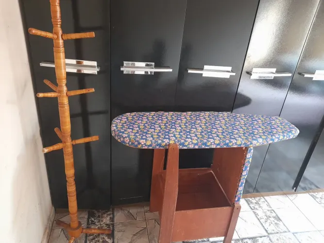 Cabideiro + Tábua de Passar