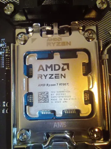 Ryzen 7 9700x