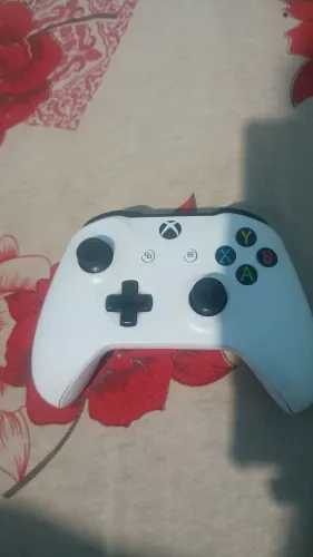 X box one 512gb 2 controles (o branco RT n funciona)