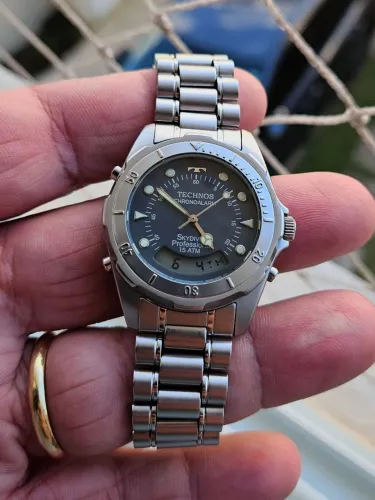 Relógio Technos Skydiver T205.47 Cinza Raro (36mm)