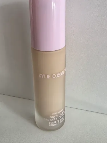 Base Kylie Cosmetics