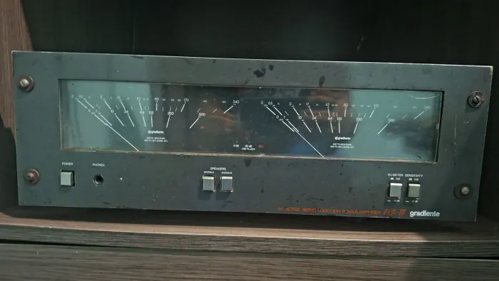 Amp HA II Gradiente, em perfeito estado de funcionamento, com marcas de uso.R$4000,00