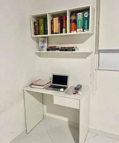 Mesa +pratileira+nicho triplo em mdf