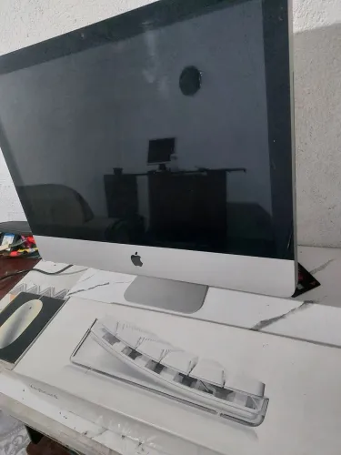 PC iMAC  CORE i5 4 gigas de RAM ssd de 500 gigas  obs LIGA NAS NÃO DA IMAGEM  