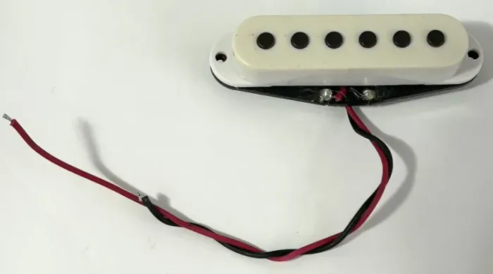 Captador Tagima Vintage Stratocaster, posição central. Fabricado no Brasil.