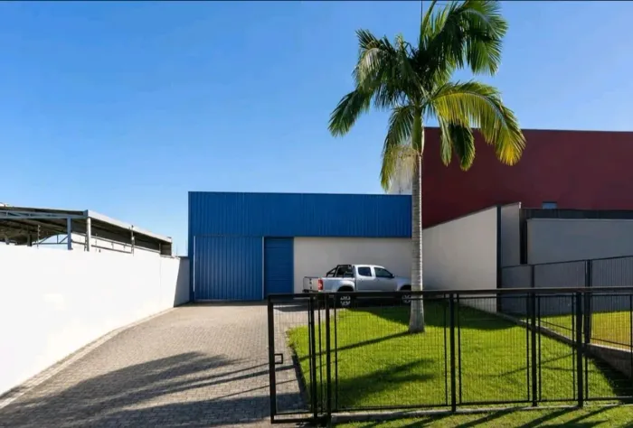 Barracão na Linha Verde/Bacacheri 