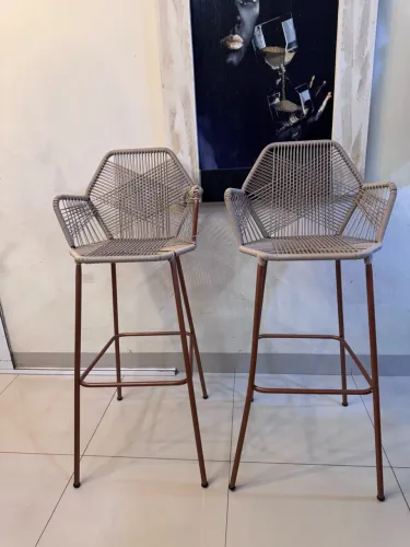 Vende-se Cadeiras Macarrão para Bancada