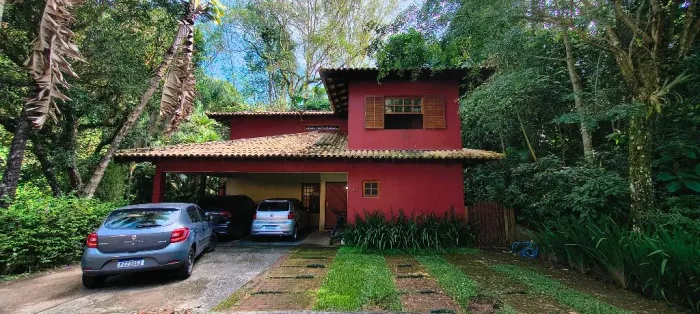 Casa com 3 dormitórios para alugar, 250 m² por R$ 9.900,00/mês - Granja Viana - Carapicuíb