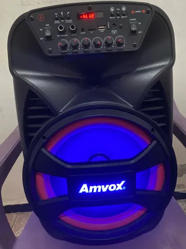 Caixa de som amplificada