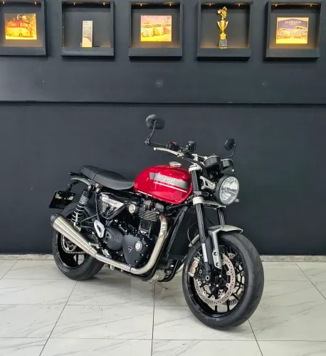Triumph Speed Twin 1200