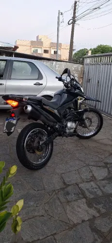Bros 160 2023, zero danos moto de procedência, pronta pra transferir.