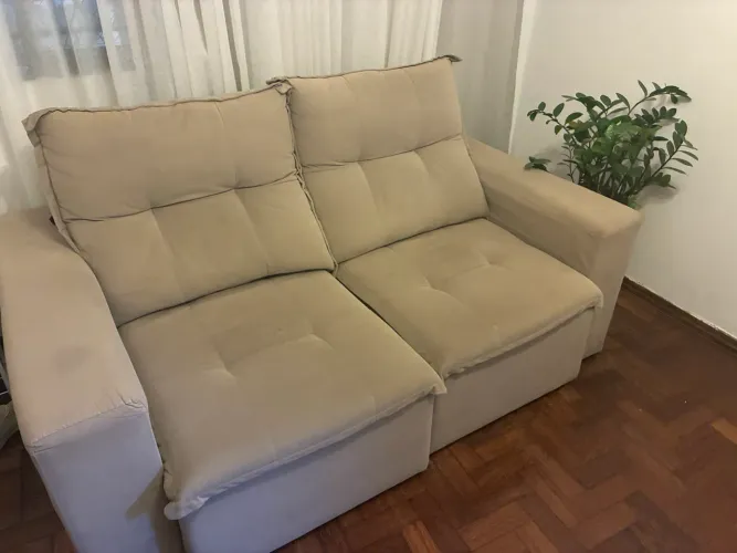 Sofá retrátil semi novo