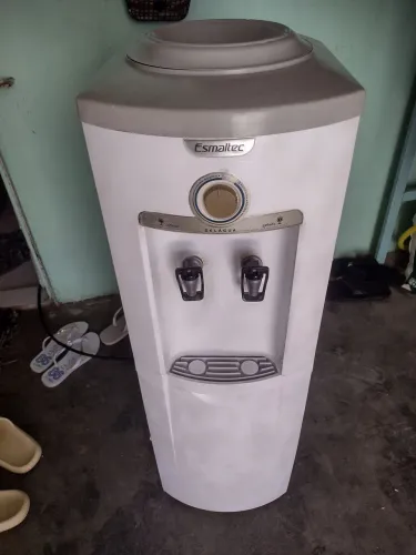 Vendo gelagua em perfeito estado gelando. Muito 