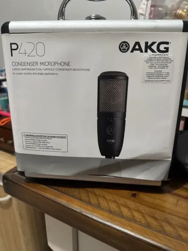 Microfone Condensador Omnidirecional AKG P420 Novo