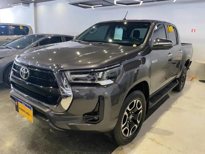Toyota Hilux CD SRV 4X4 2.8 TDI Diesel Aut. 2025