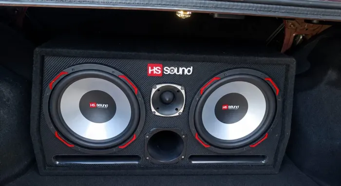 Caixa de som automotivo HS Soud.