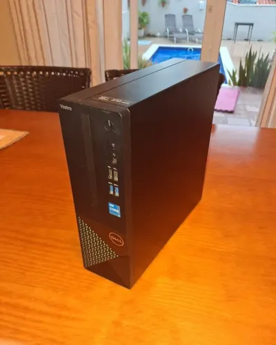 Dell Vostro 3710 i3 8GB SSD 256 GB usado