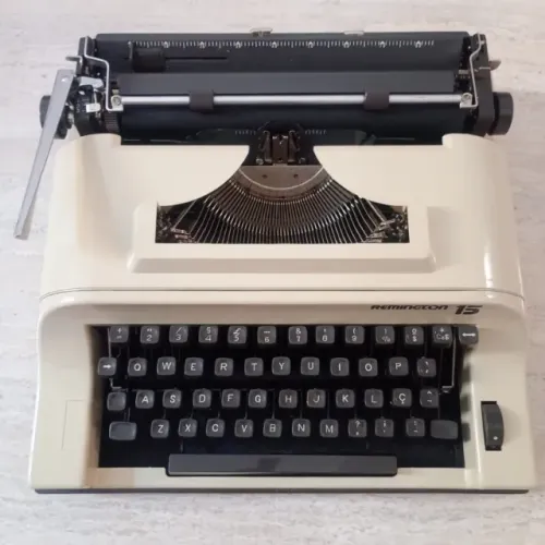 maquina de escrever e datilografia remington