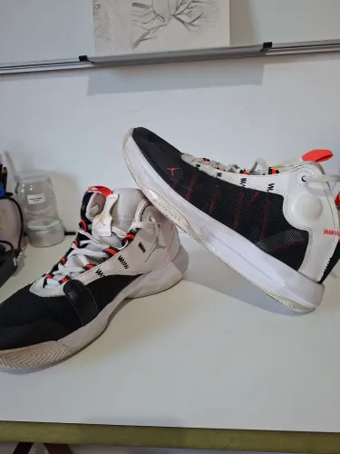 Tênis de Basquete- Jordan One Take 4. Numeração 44.