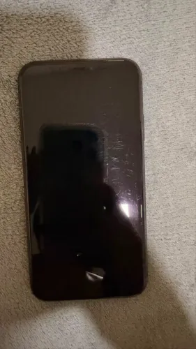 iPhone 11 excelente estado