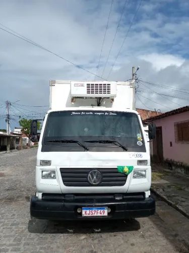 Vendo caminhão baú Volkswagem 7-110